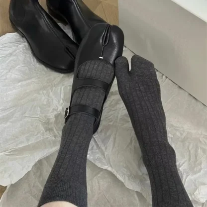 Split Solid Mid Calf Toe Socks - Image 5