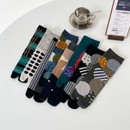Polka Dot Split Toe Socks - Image 7