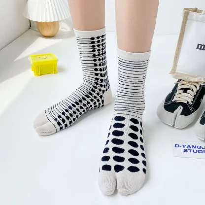 Polka Dot Split Toe Socks